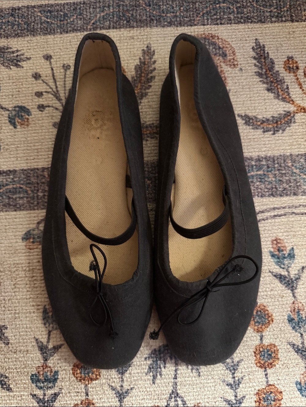 Small Lot Co. Black Ballet Flat Size 38 - best for Women’s 9 EUC - Picture 3 of 5